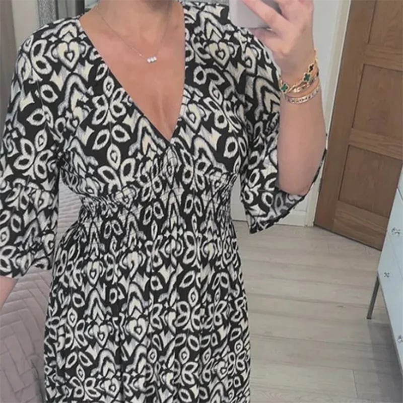 EMILIA - Geblümtes Kleid mit V-Ausschnitt