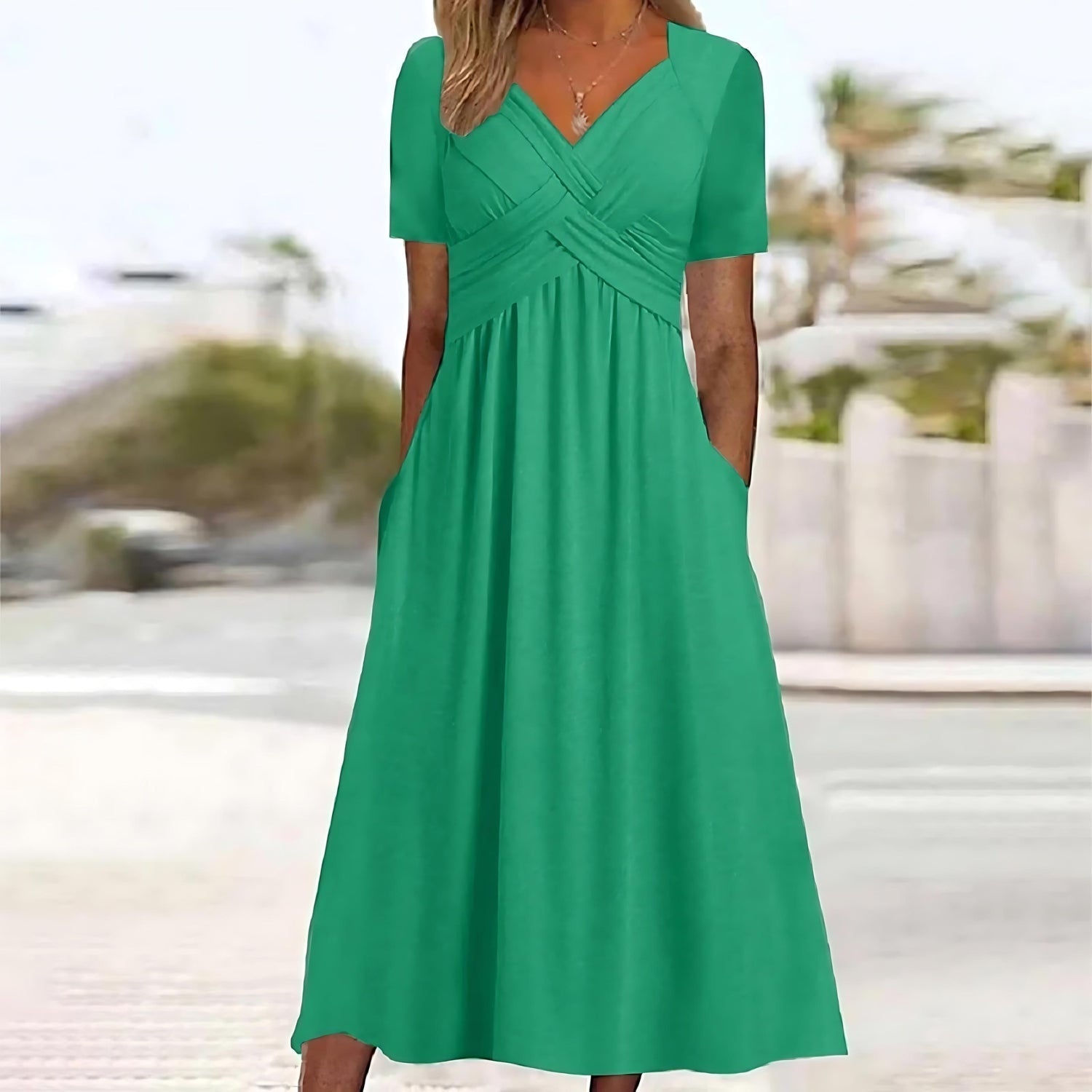 Layla – Elegantes Midikleid mit Bauchkaschierung