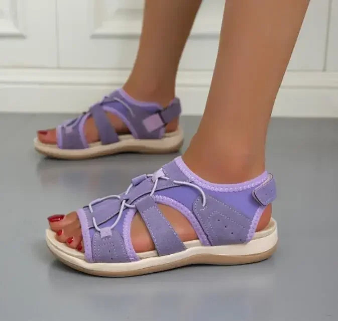 Ariana - Stilvolle, verstellbare Sommerschuhe mit Stützsohle