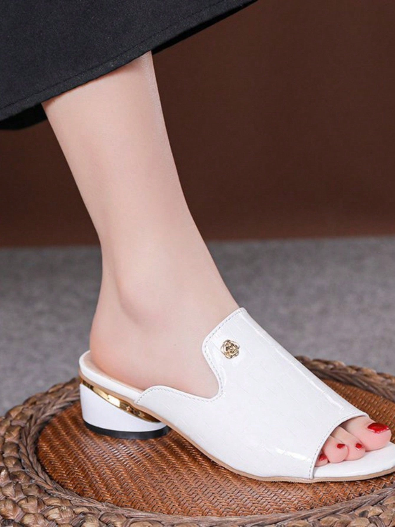 Archontia - Sandalen Mit Klobigem Absatz Und Krokodil-Muster